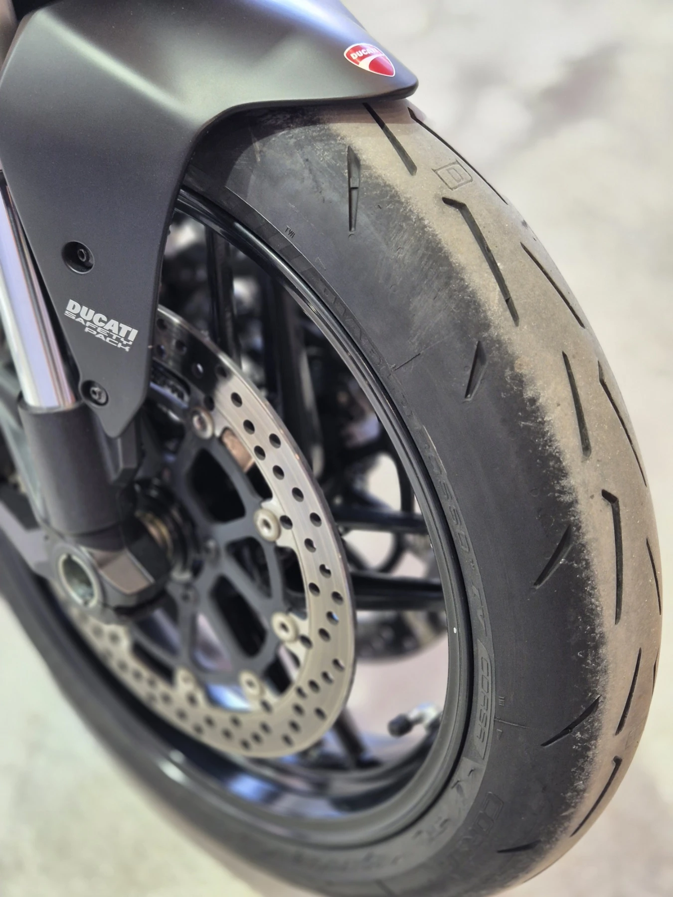Ducati Monster 821 ABS 29000км! СЕРВИЗНА ИСТ. Нов внос ШВЕЙЦАРИЯ!, снимка 14 - Мотоциклети и мототехника - 54111458