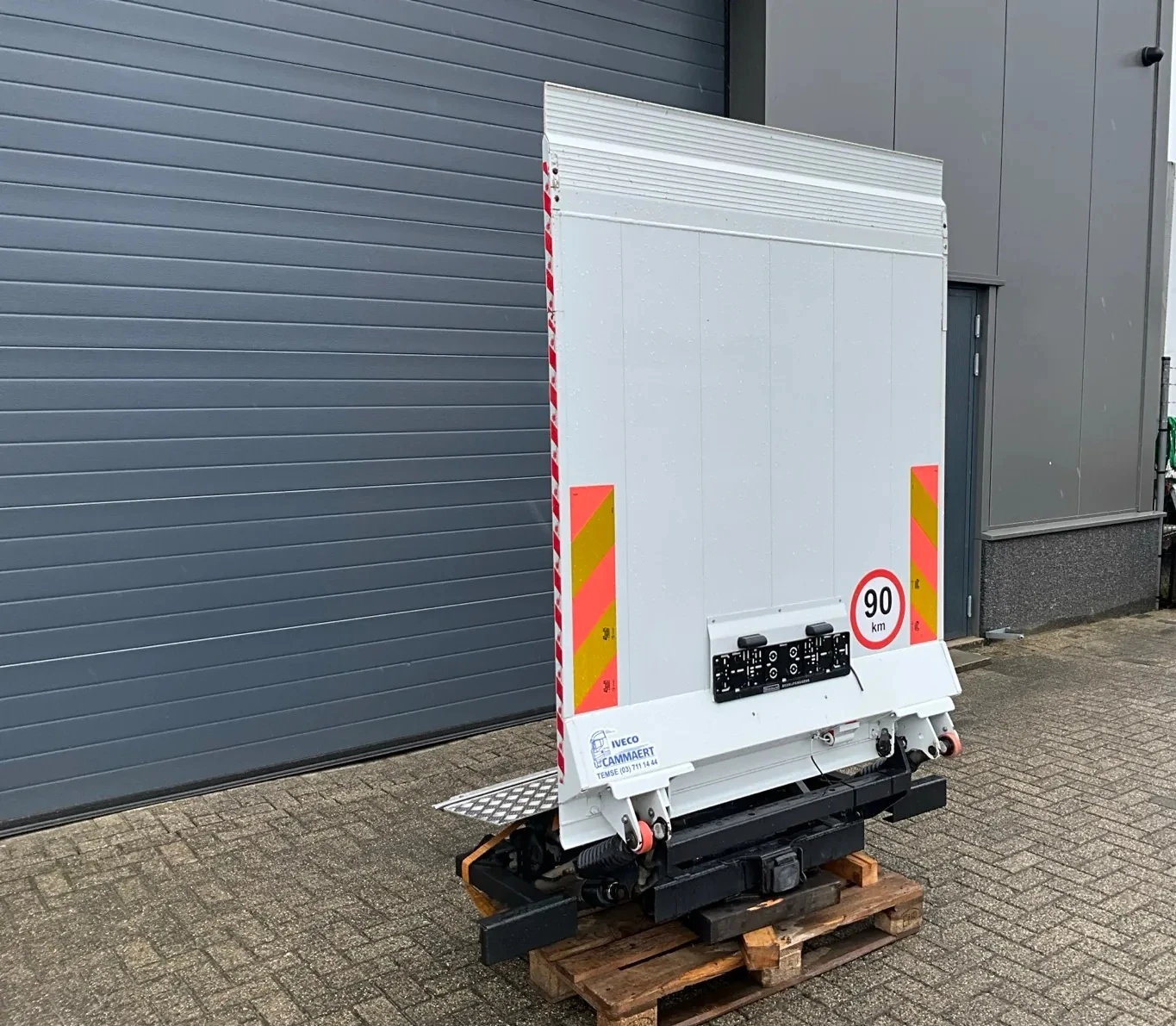 Падащ борд Dhollandia DH-LSP.10