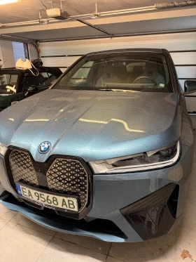 BMW iX Drive 40, снимка 1