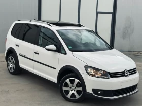 Обява за продажба на VW Touran * CrossTouran* Pano/Navi/Печка/З.Камера/Кожа ~17 790 лв. - изображение 1