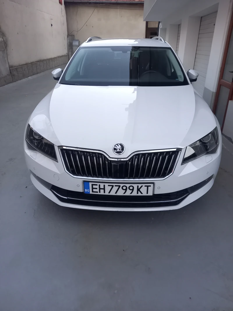 Skoda Superb, снимка 1 - Автомобили и джипове - 47636665