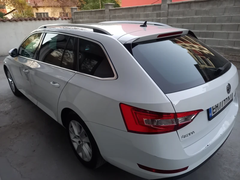 Skoda Superb, снимка 4 - Автомобили и джипове - 47636665