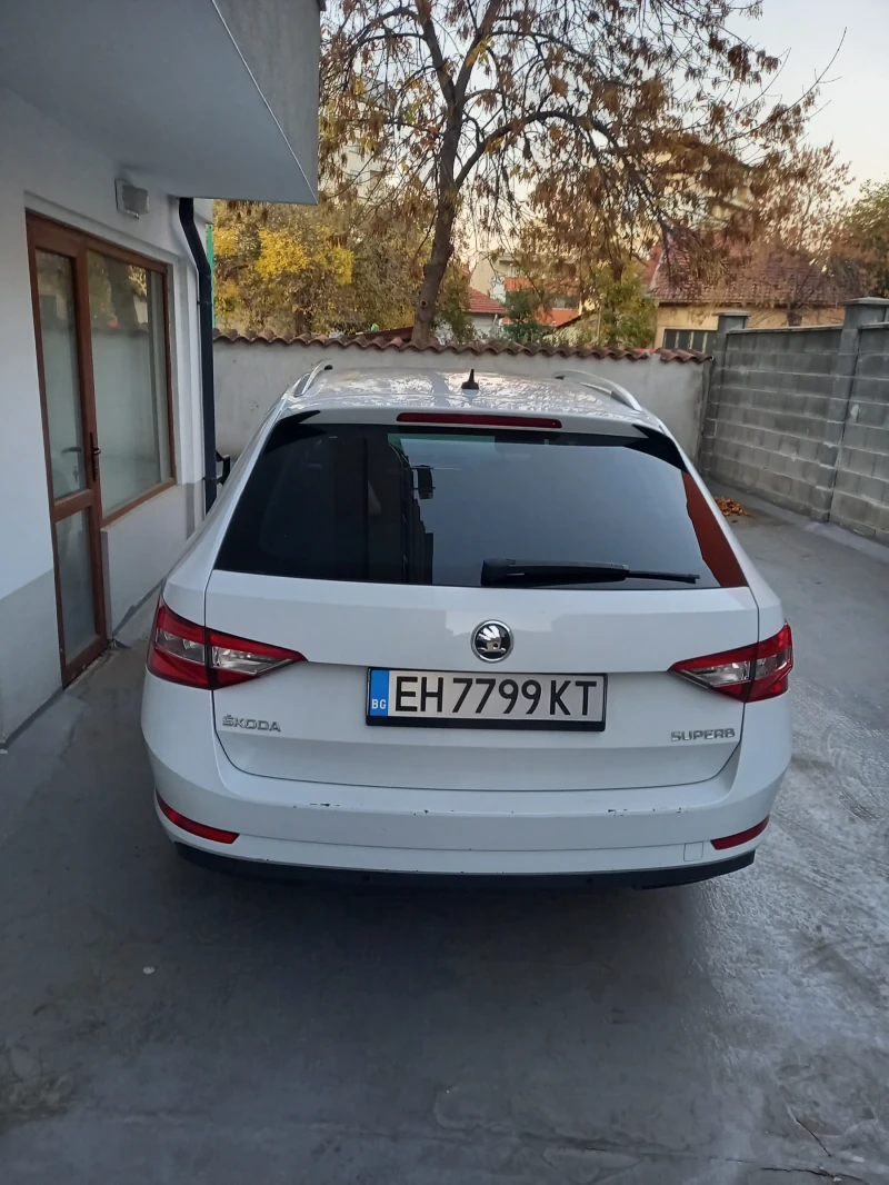 Skoda Superb, снимка 3 - Автомобили и джипове - 47636665