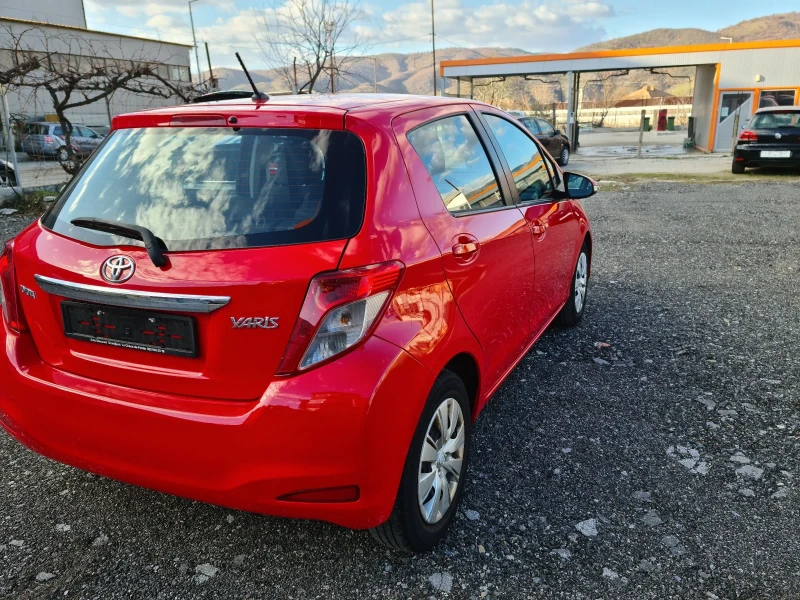 Toyota Yaris 1.3vvti, кам.нав.ТОП, снимка 8 - Автомобили и джипове - 48163981