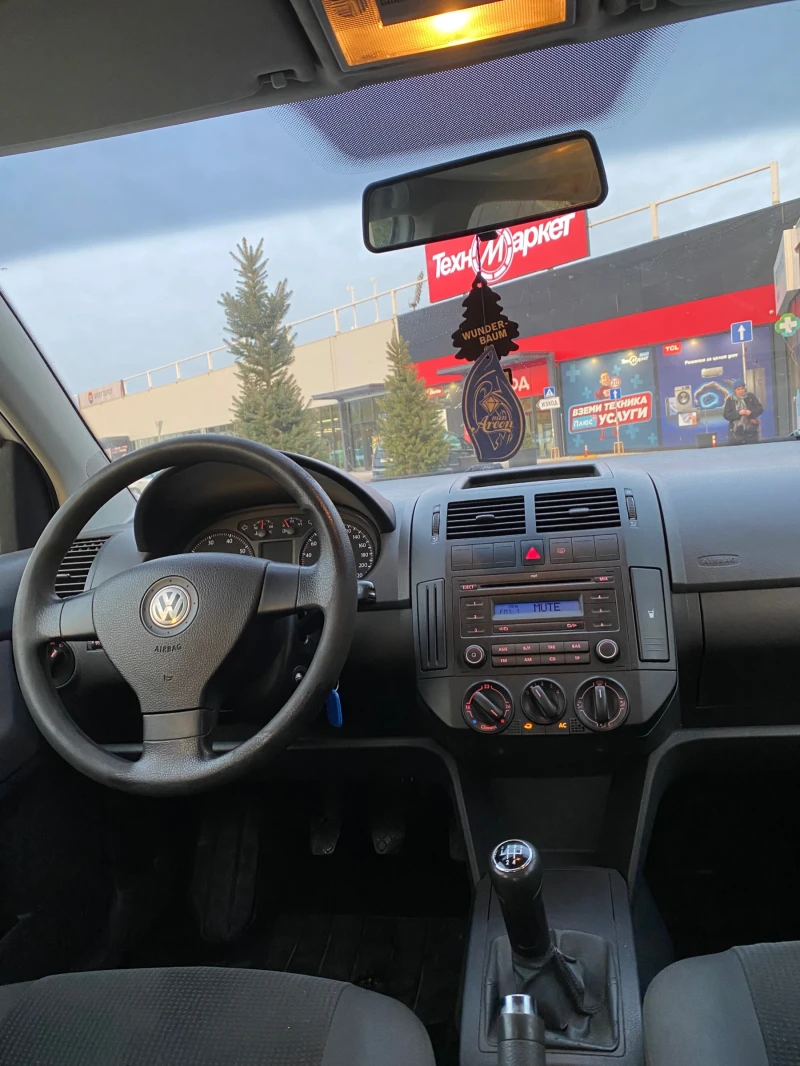 VW Polo 1.4i * КЛИМАТИК* ЕВРО 4, снимка 11 - Автомобили и джипове - 48212411