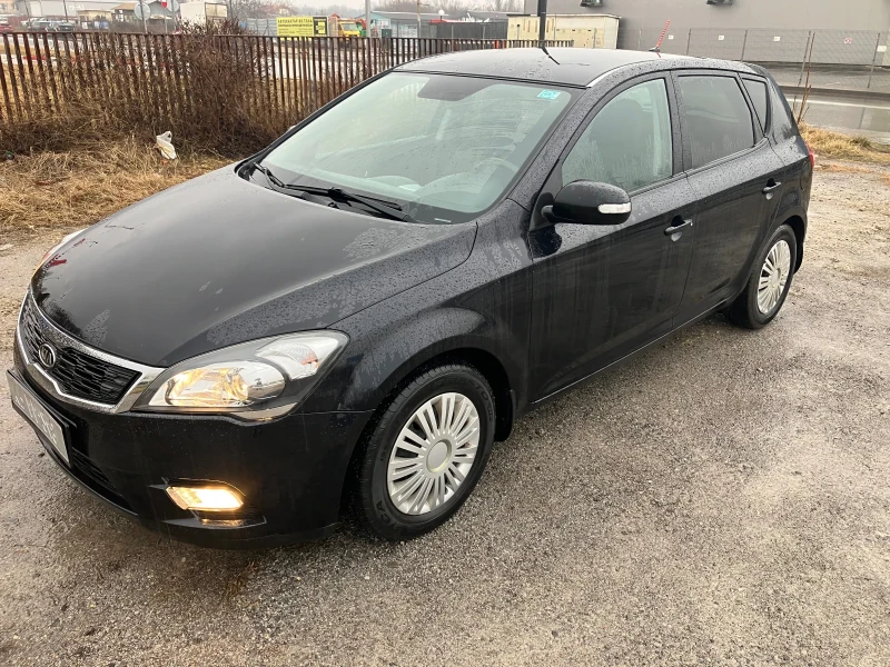 Kia Ceed 1.6/6ск./Отлична , снимка 1 - Автомобили и джипове - 49327314