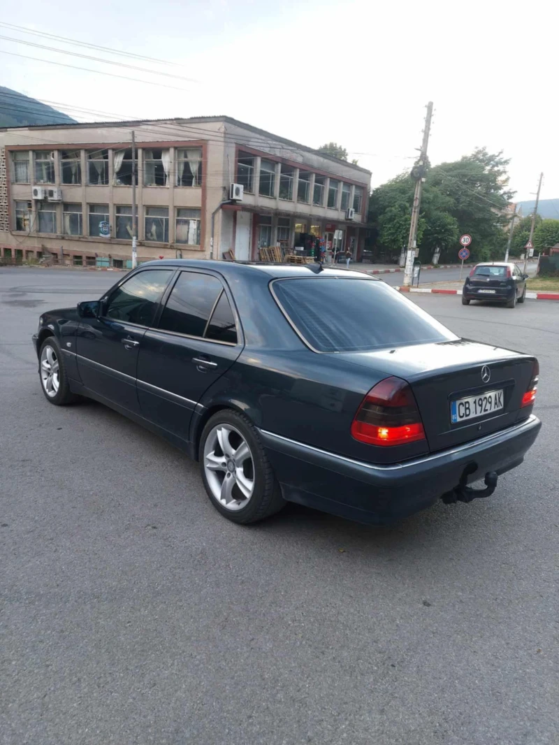 Mercedes-Benz C 200 Kompressor, снимка 4 - Автомобили и джипове - 49338052