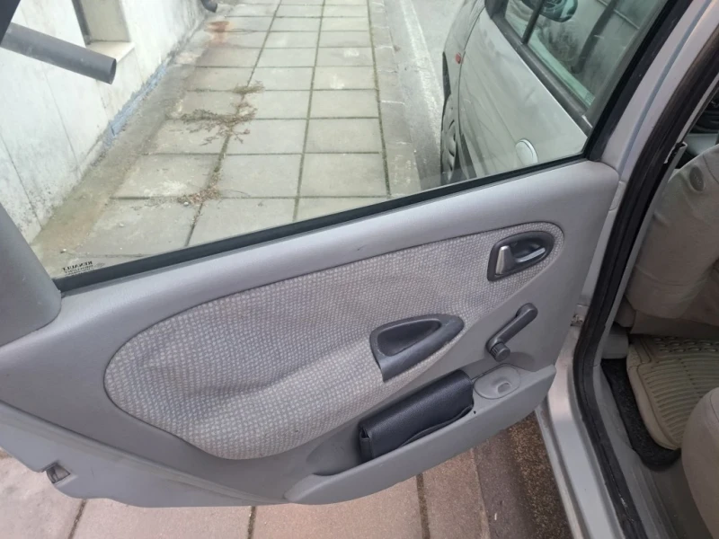 Renault Scenic, снимка 5 - Автомобили и джипове - 51553983