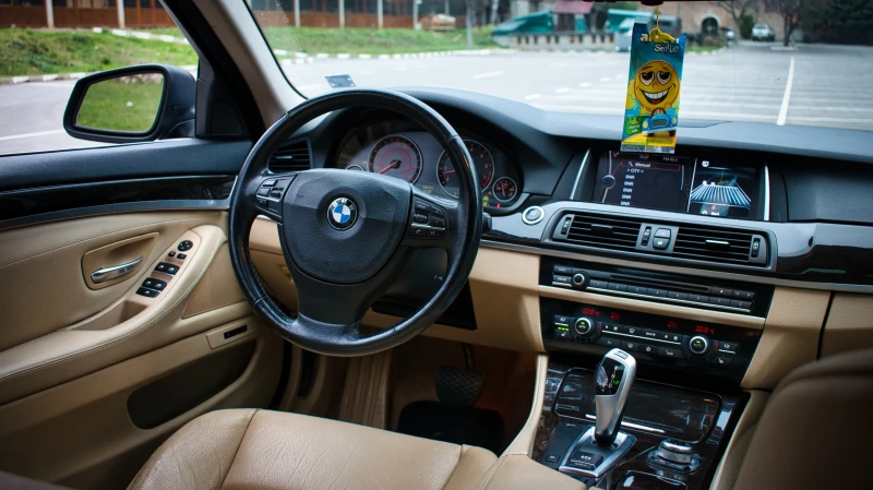 BMW 535 535i xDrive , снимка 14 - Автомобили и джипове - 52131826