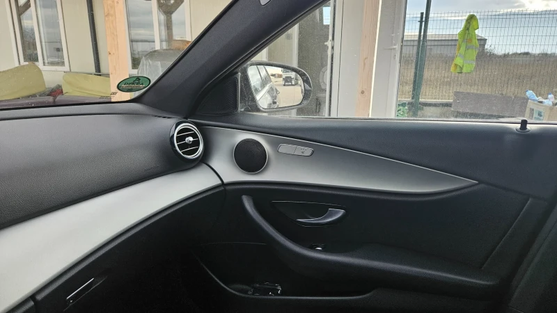 Mercedes-Benz E 200 W213, снимка 10 - Автомобили и джипове - 52315295