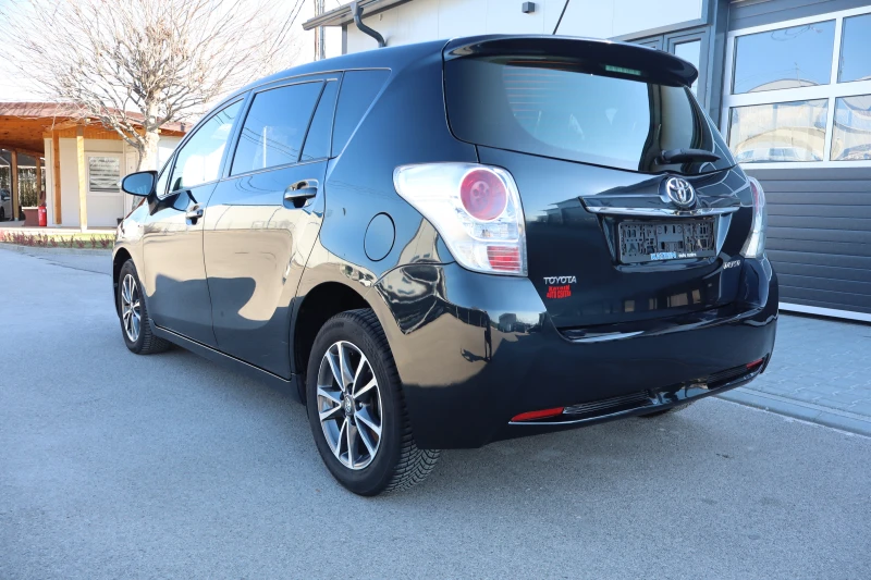 Toyota Verso 1.6i, снимка 8 - Автомобили и джипове - 53152521