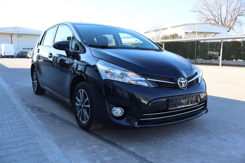 Toyota Verso 1.6i, снимка 3 - Автомобили и джипове - 53152521