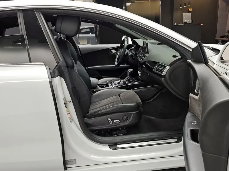 Audi A7 40 Tfsi Quattro Sport, снимка 11 - Автомобили и джипове - 55389812