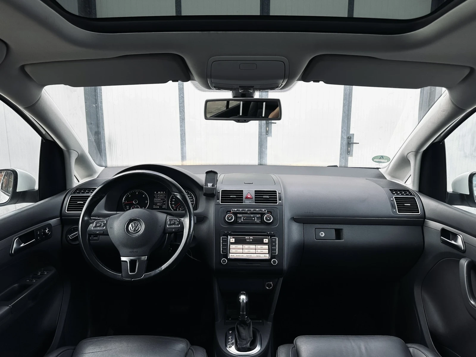 VW Touran * CrossTouran* Pano/Navi/Печка/З.Камера/Кожа - изображение 6