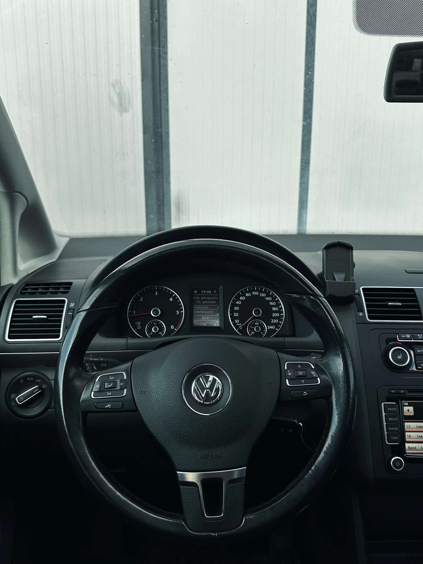 VW Touran * CrossTouran* Pano/Navi/Печка/З.Камера/Кожа - изображение 9