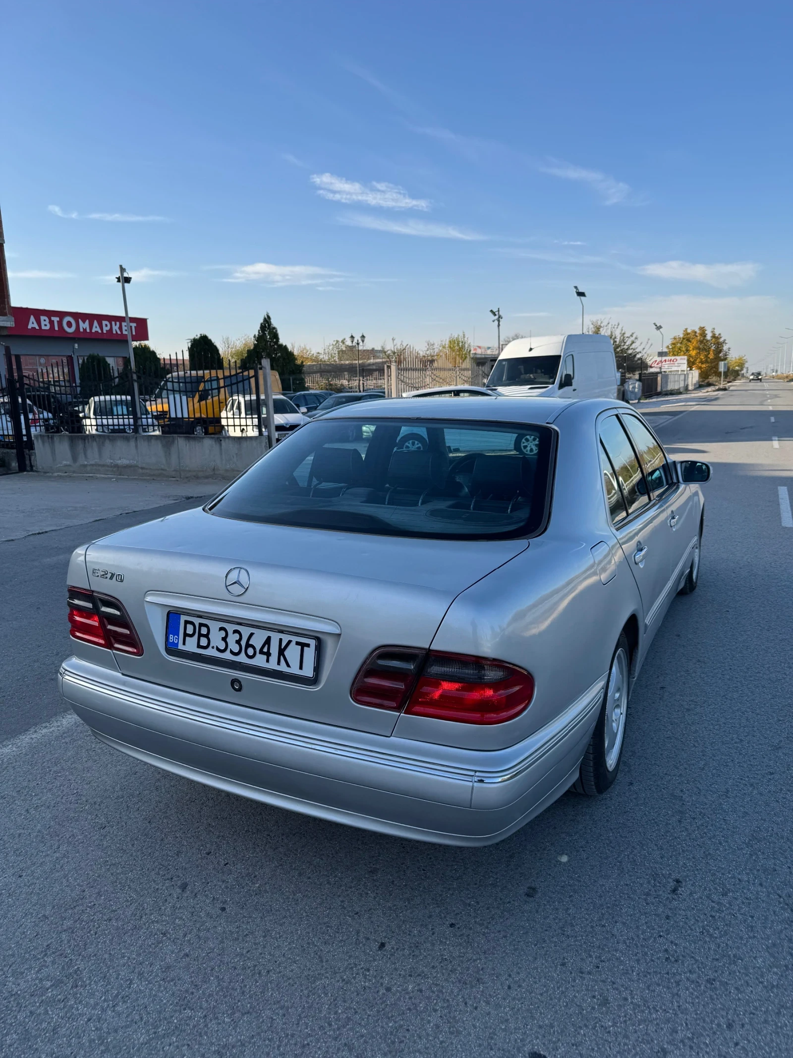 Mercedes-Benz E 270  - изображение 4