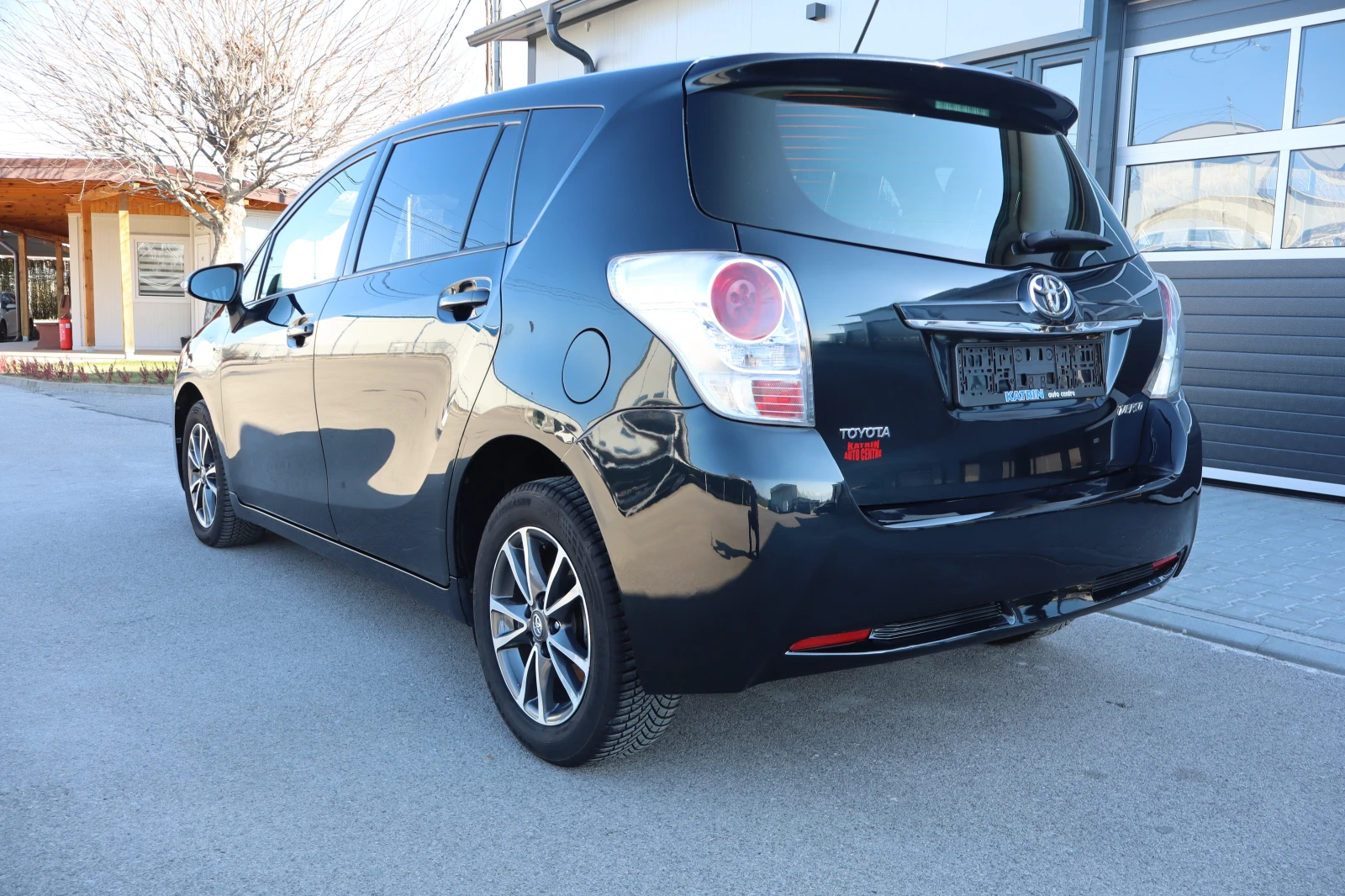 Toyota Verso 1.6i - изображение 8