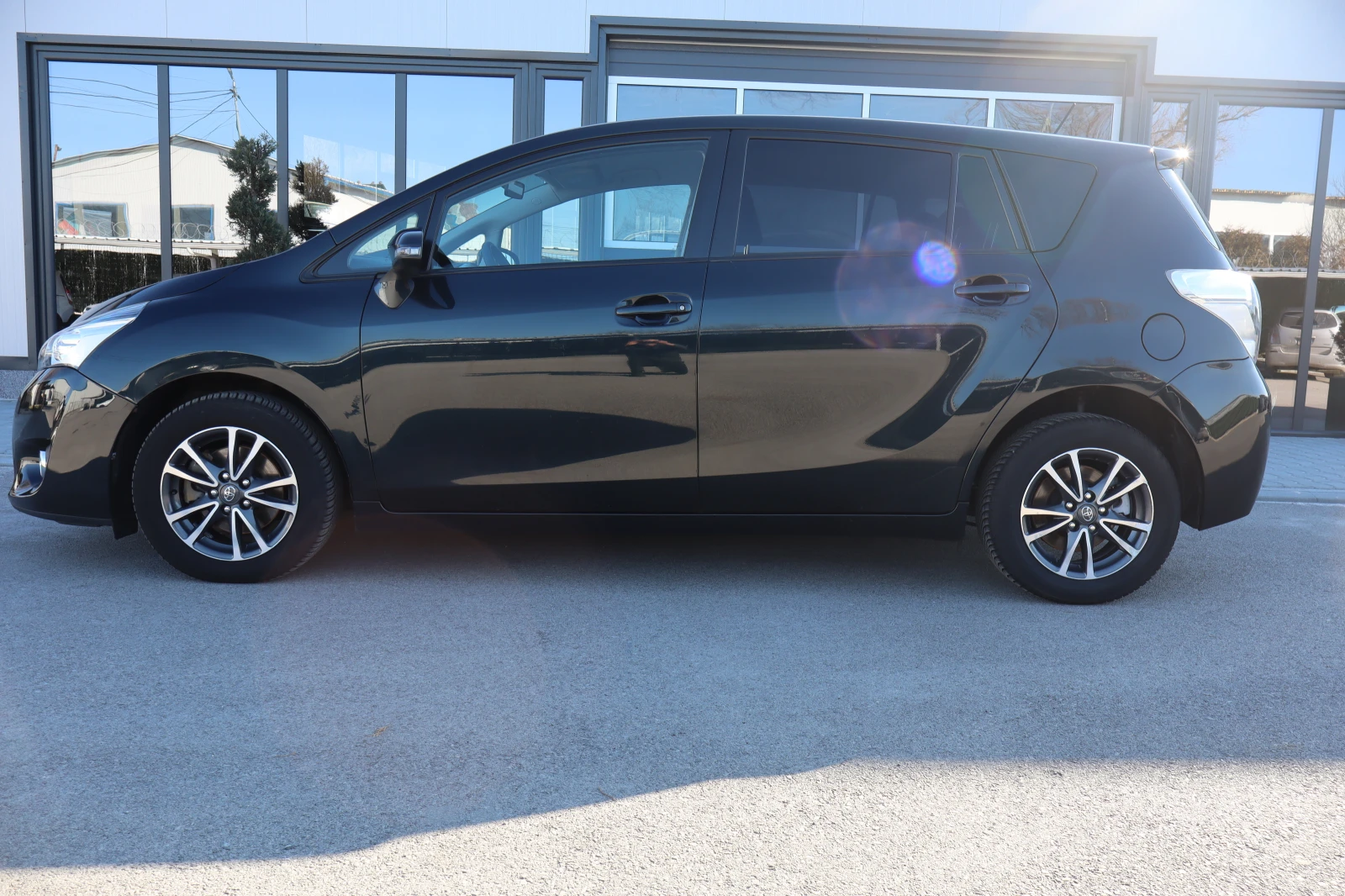 Toyota Verso 1.6i - изображение 9