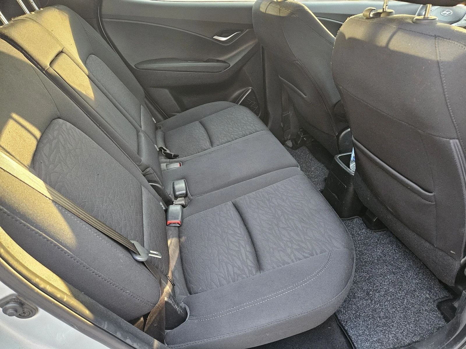 Hyundai Ix20 1.6i SWISS EDITION , снимка 9 - Автомобили и джипове - 53881924