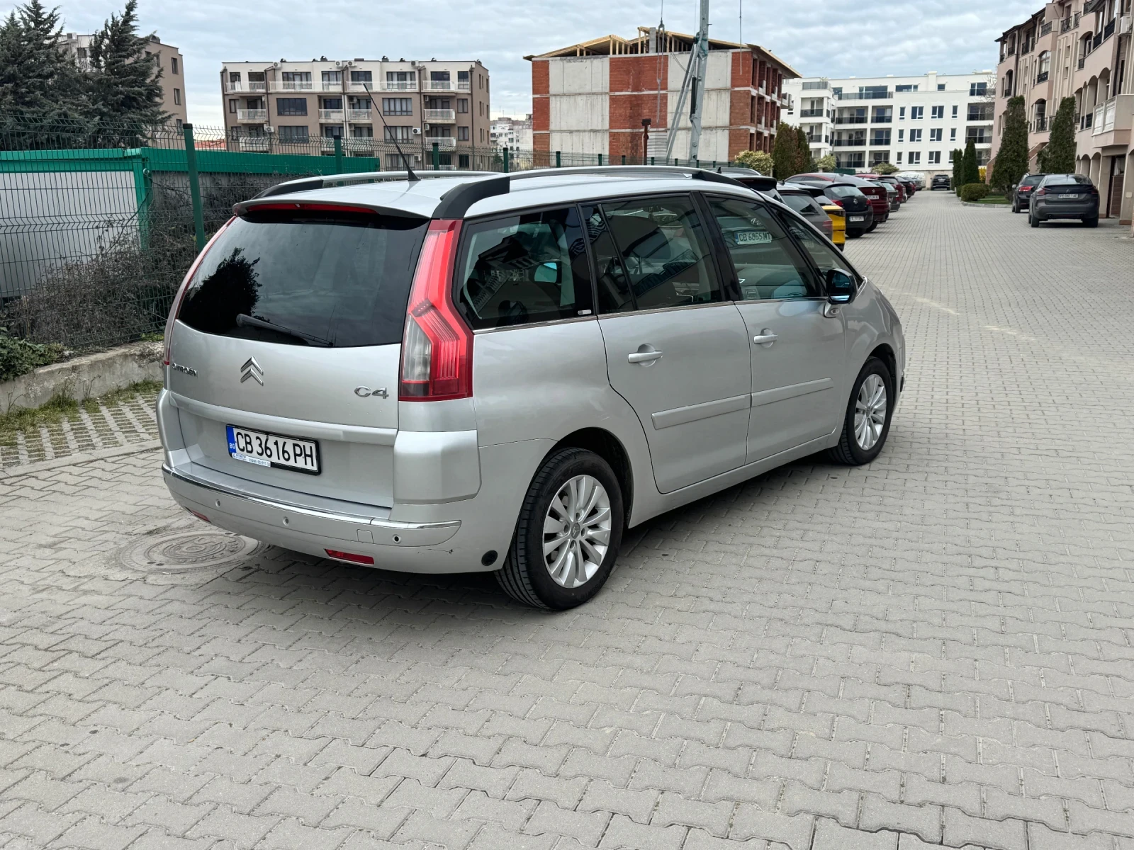 Citroen C4 Picasso, снимка 4 - Автомобили и джипове - 54315948