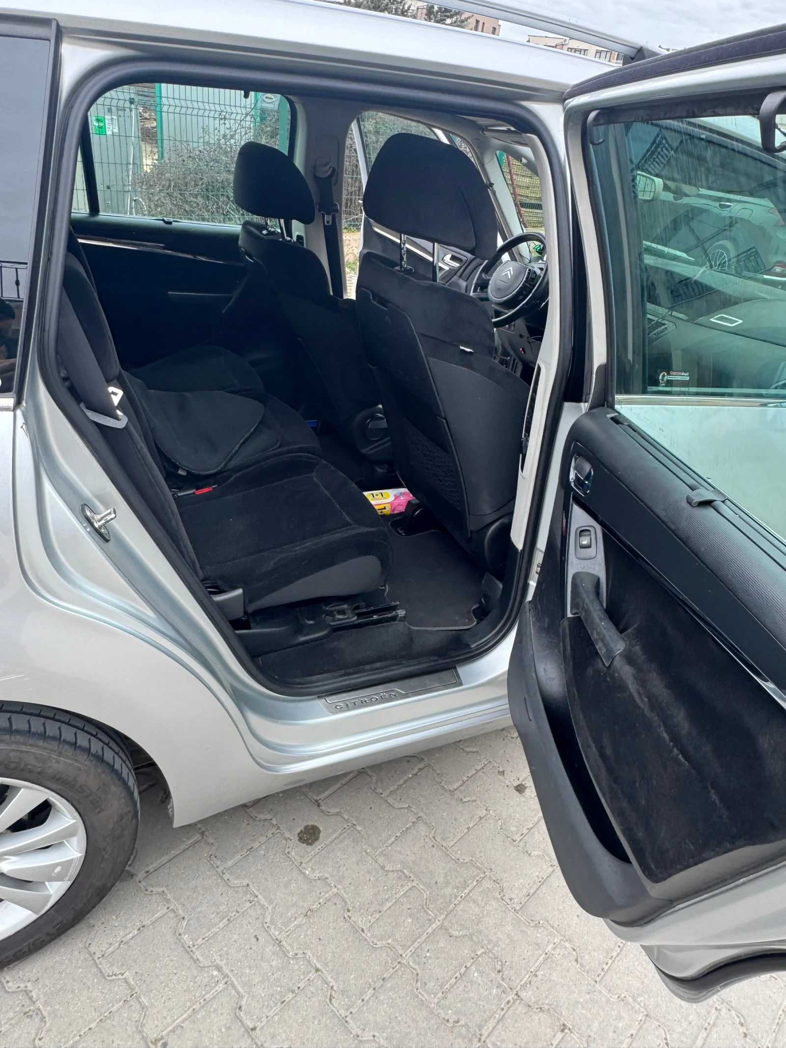 Citroen C4 Picasso, снимка 17 - Автомобили и джипове - 54315948