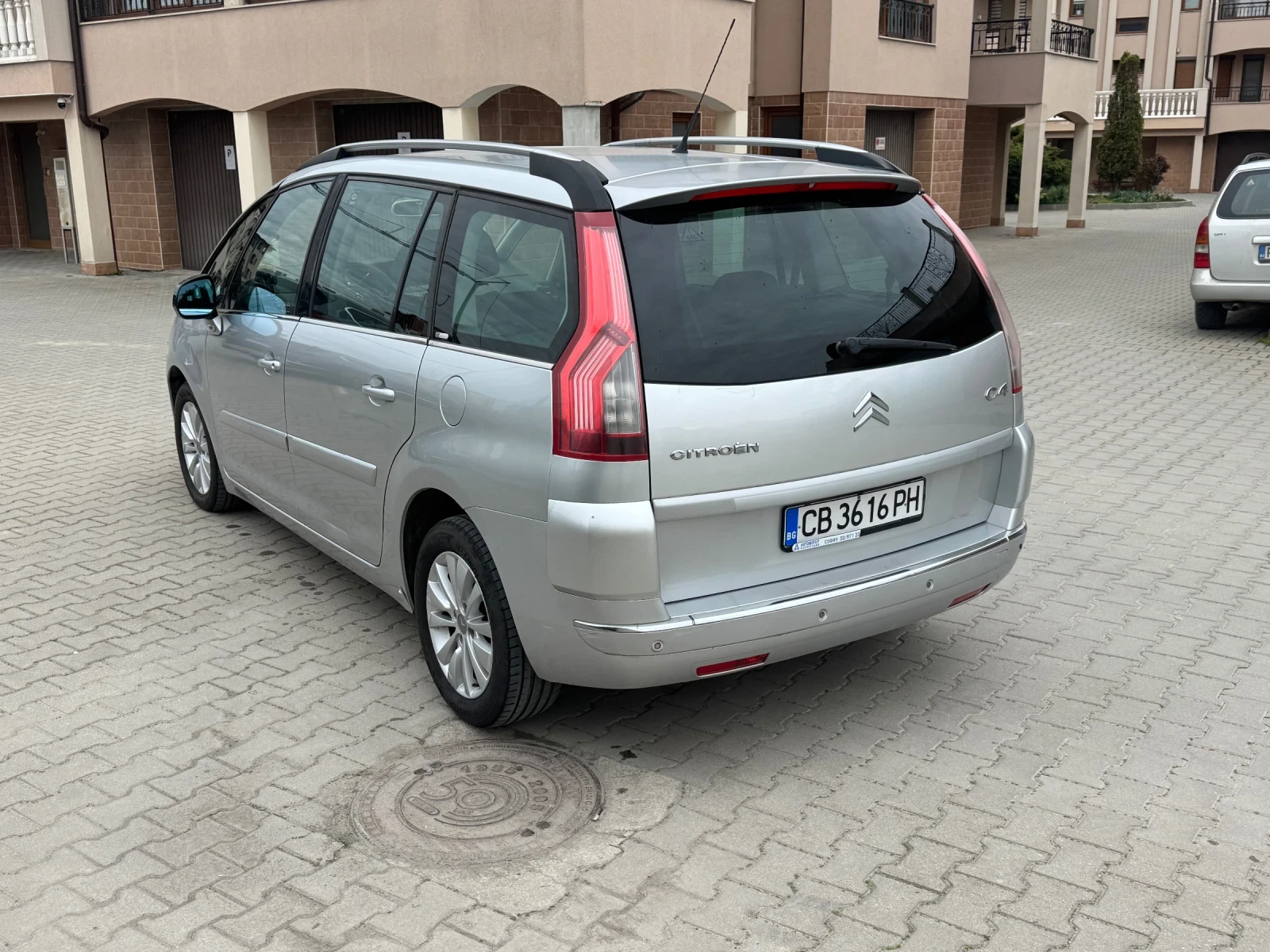 Citroen C4 Picasso, снимка 6 - Автомобили и джипове - 54315948