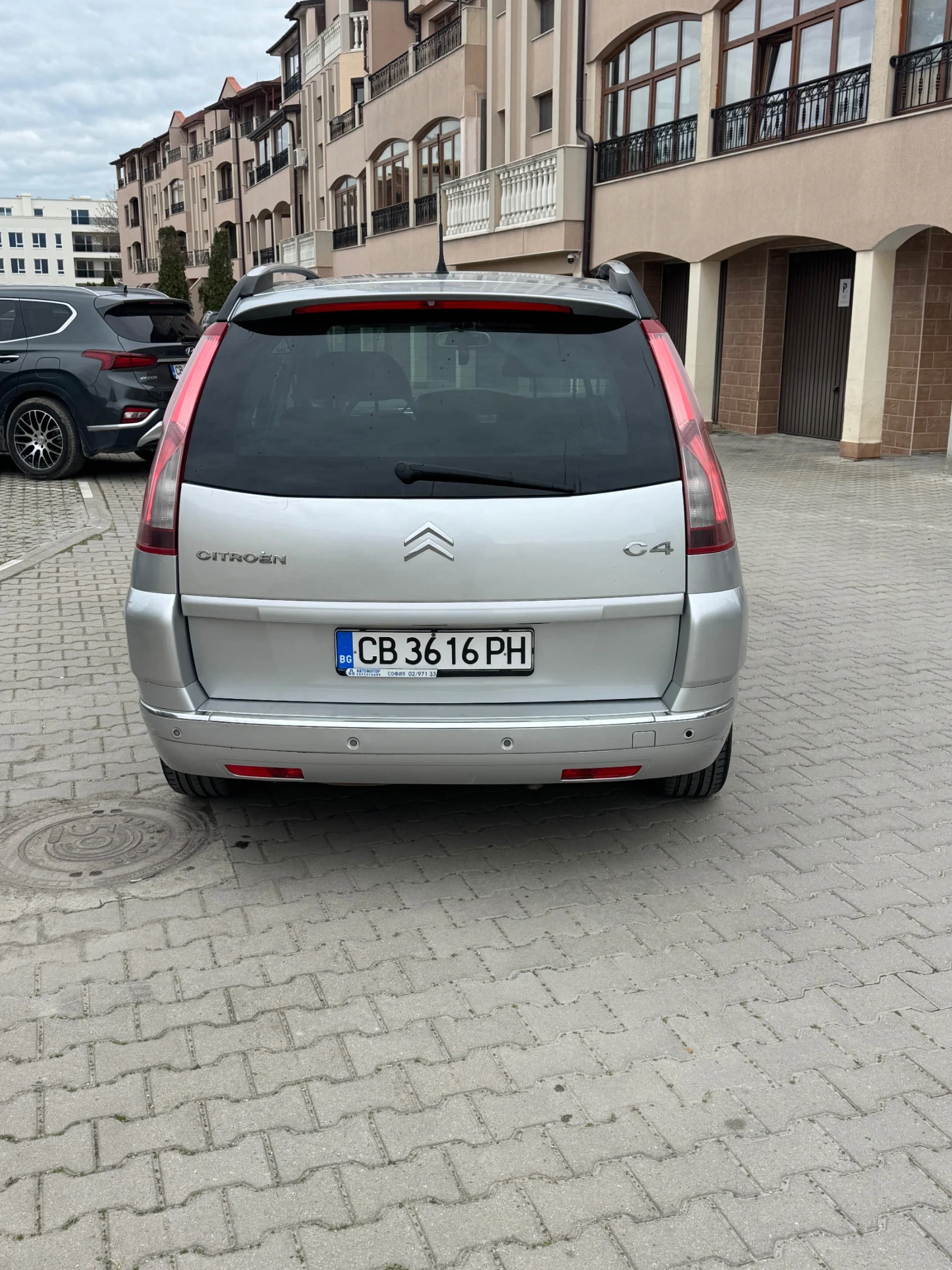 Citroen C4 Picasso, снимка 3 - Автомобили и джипове - 54315948