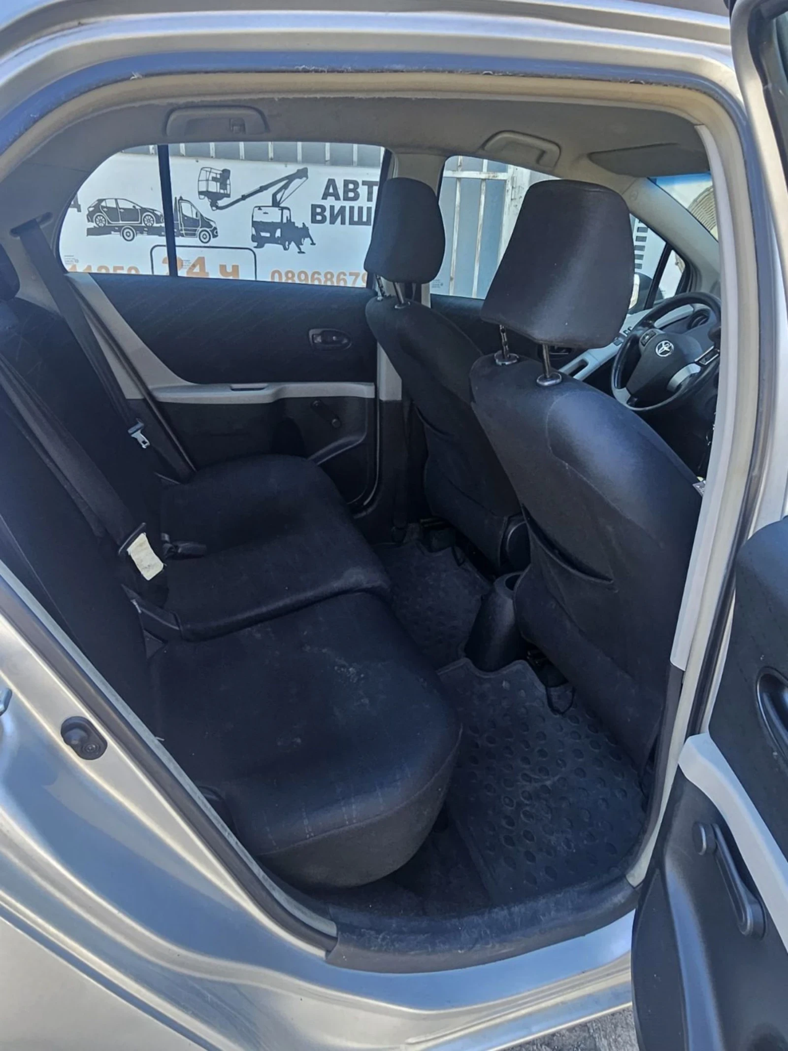 Toyota Yaris, снимка 4 - Автомобили и джипове - 54113772