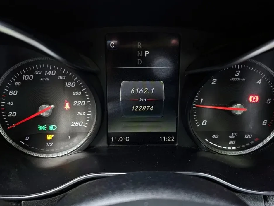 Mercedes-Benz C 220 W 205 D 4MATIC, снимка 8 - Автомобили и джипове - 54466783