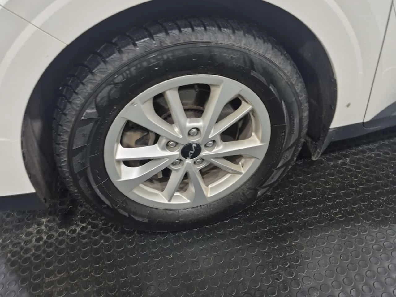 Kia Carnival LX| ПОДГРЕВИ| CARFAX| АВТОФИНАНСИРАНЕ, снимка 8 - Автомобили и джипове - 54656385