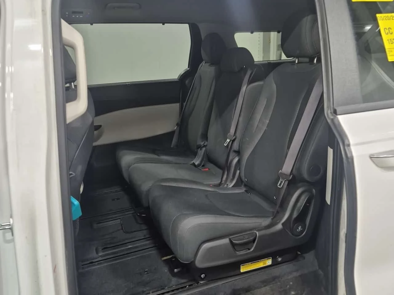Kia Carnival LX| ПОДГРЕВИ| CARFAX| АВТОФИНАНСИРАНЕ, снимка 14 - Автомобили и джипове - 54656385