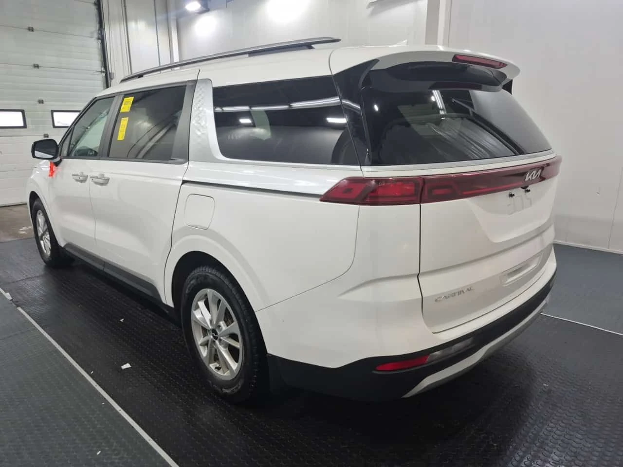 Kia Carnival LX| ПОДГРЕВИ| CARFAX| АВТОФИНАНСИРАНЕ, снимка 7 - Автомобили и джипове - 54656385