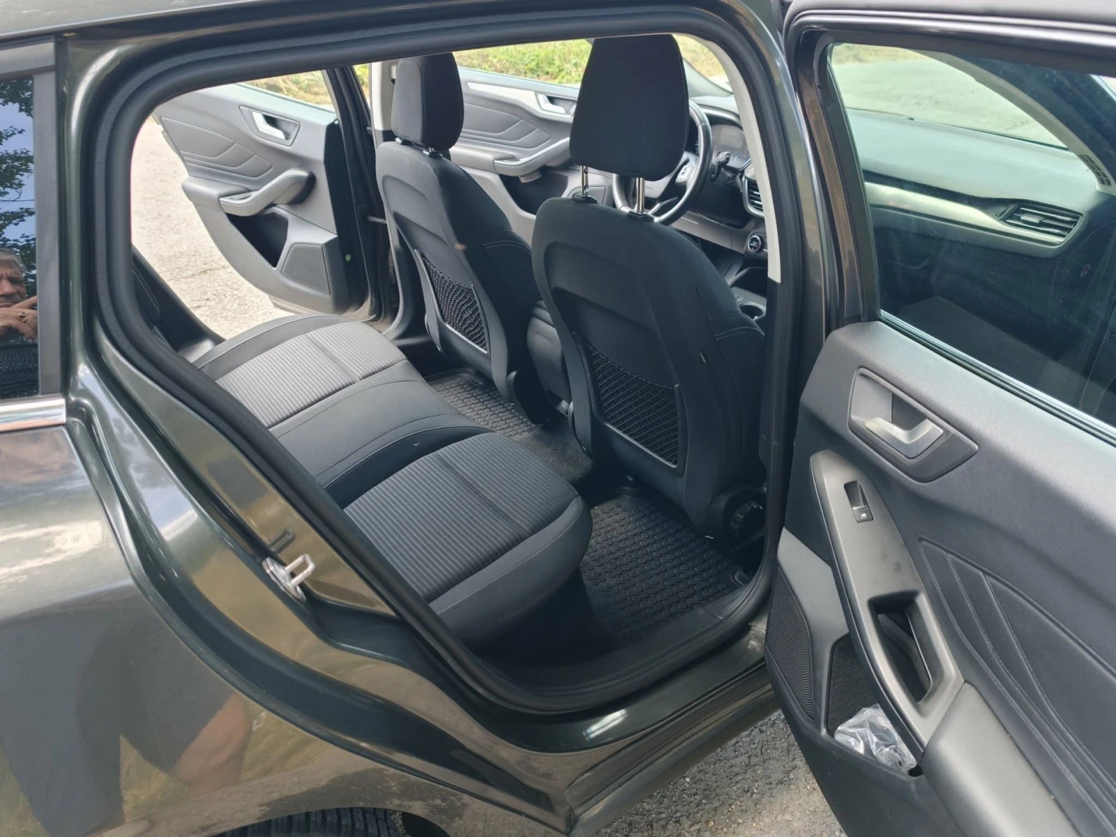 Ford Focus 1.5 tdci, снимка 13 - Автомобили и джипове - 54915804