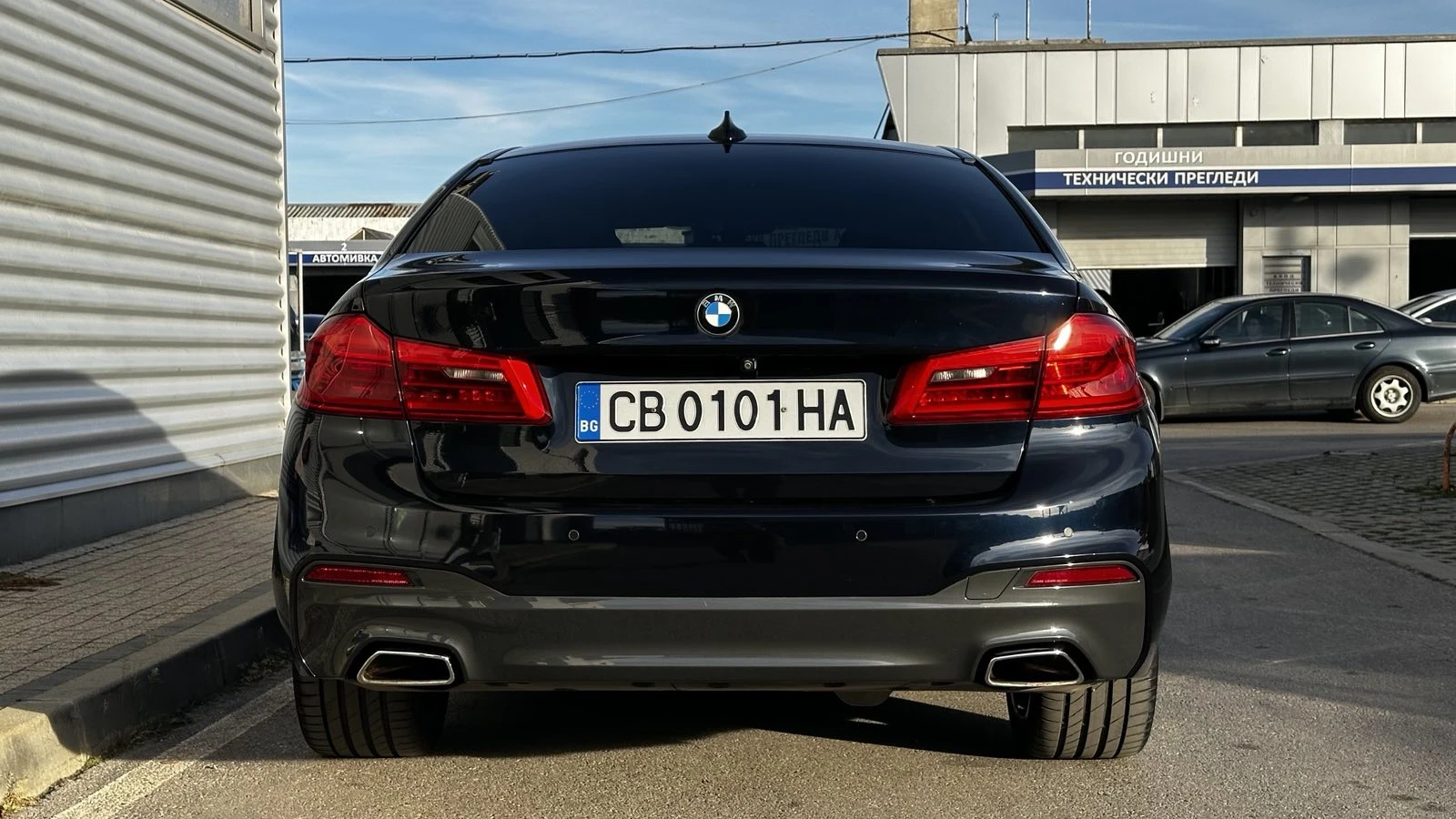 BMW 530 xDrive M Sport/HUD/Harman Kardon/Soft Close, снимка 5 - Автомобили и джипове - 55188664