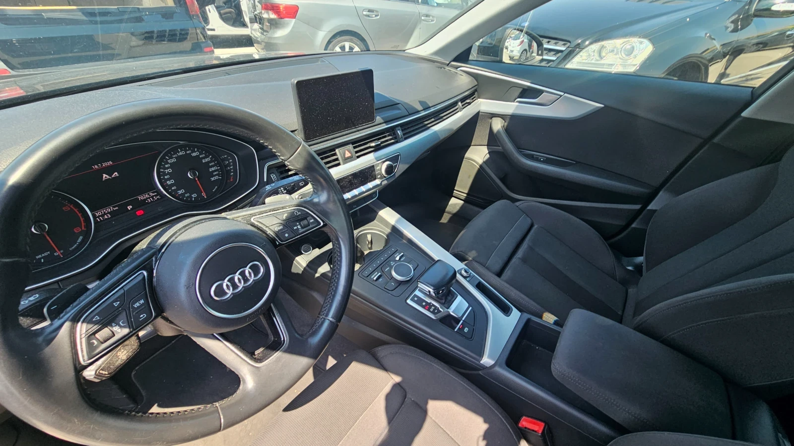 Audi A4 2.0TDI, снимка 11 - Автомобили и джипове - 55330406