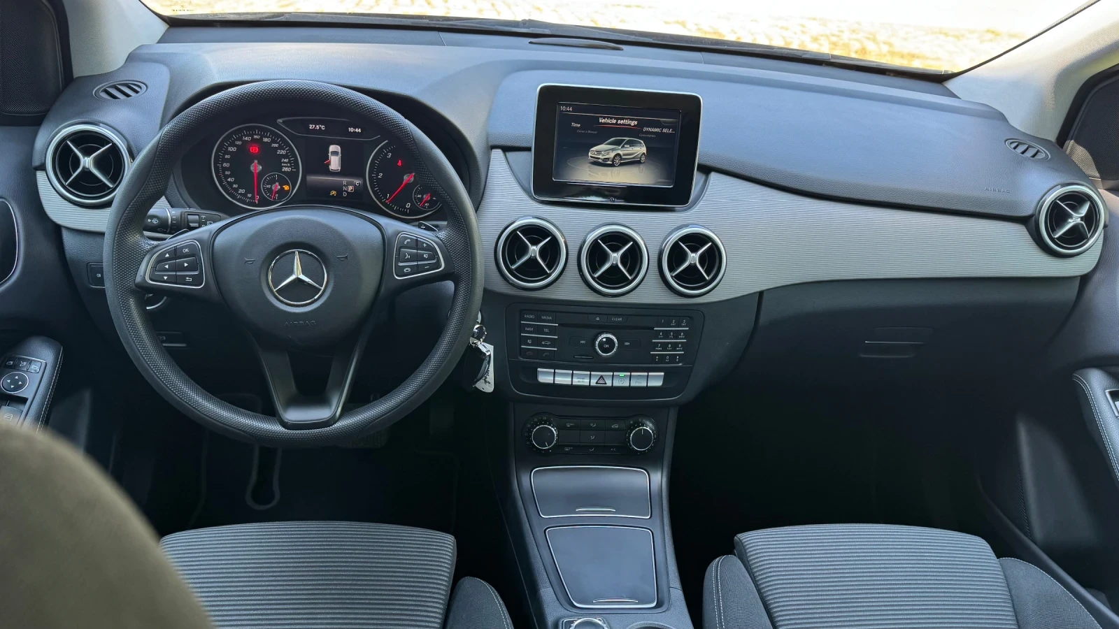 Mercedes-Benz B 180 Facelift Automatic , снимка 13 - Автомобили и джипове - 55474284