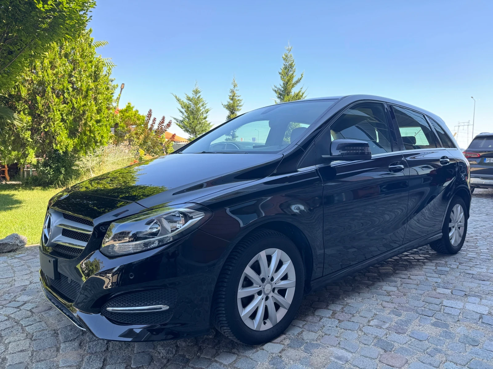 Mercedes-Benz B 180 Facelift Automatic , снимка 9 - Автомобили и джипове - 55474284