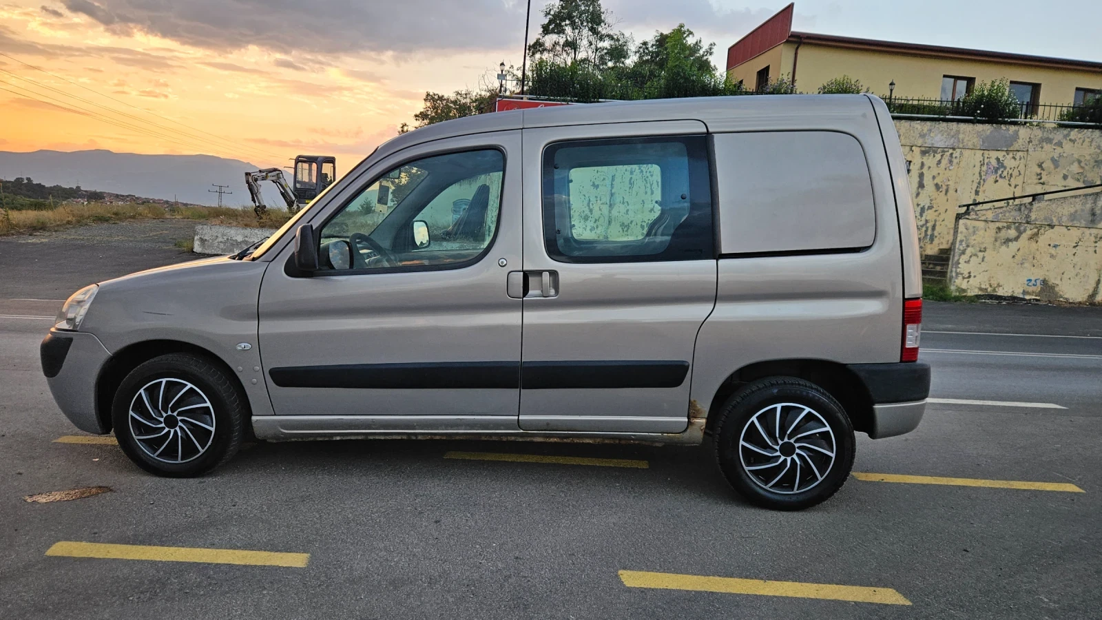 Citroen Berlingo 2.0 HDI, снимка 4 - Автомобили и джипове - 55631334