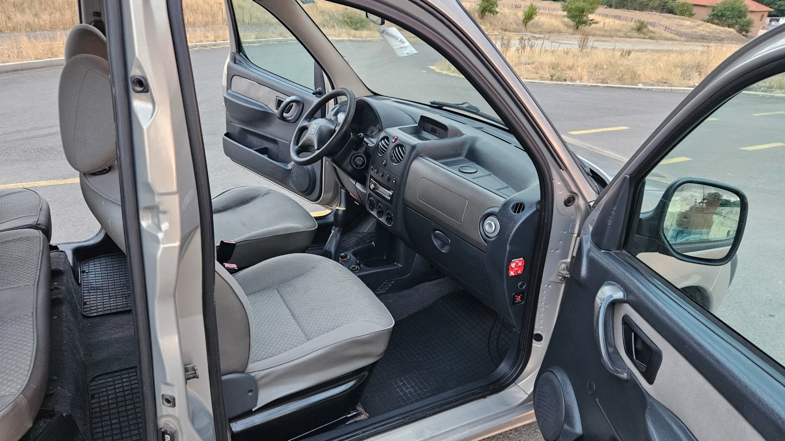 Citroen Berlingo 2.0 HDI, снимка 13 - Автомобили и джипове - 55631334