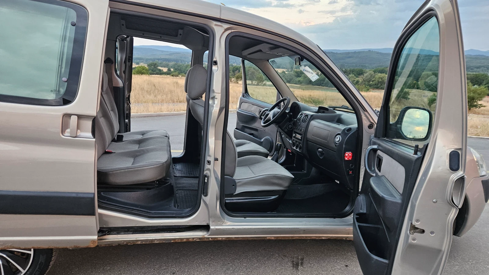 Citroen Berlingo 2.0 HDI, снимка 12 - Автомобили и джипове - 55631334