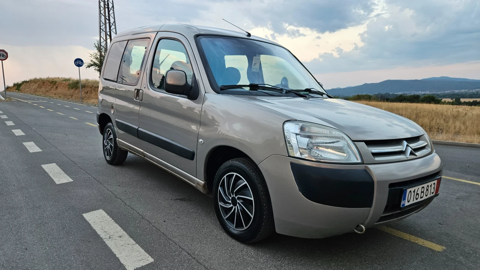 Citroen Berlingo 2.0 HDI, снимка 16 - Автомобили и джипове - 55631334