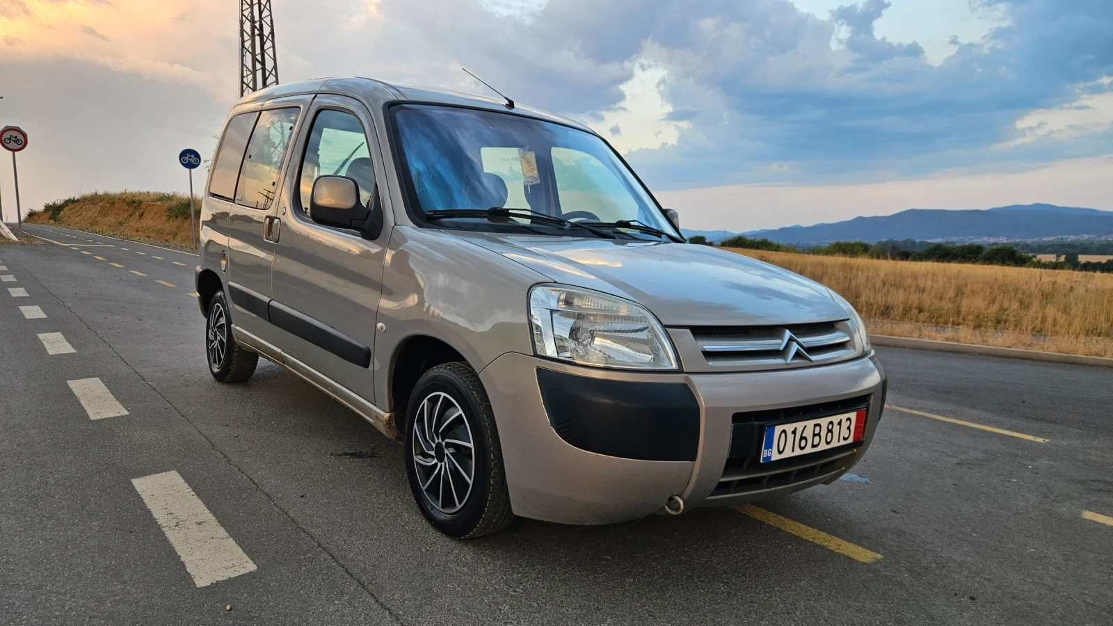 Citroen Berlingo 2.0 HDI, снимка 2 - Автомобили и джипове - 55631334