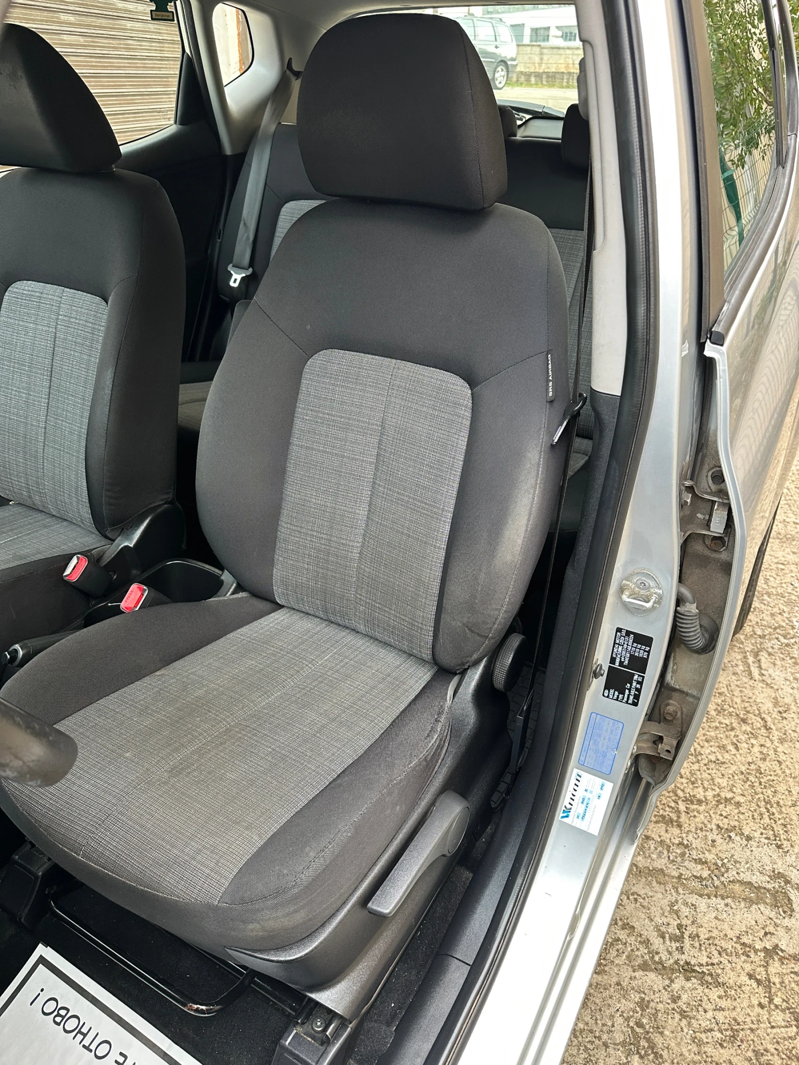Kia Venga 1.4i* 90 коня* , снимка 9 - Автомобили и джипове - 56745707