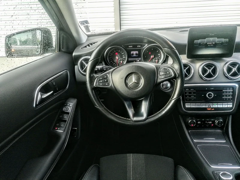 Mercedes-Benz GLA 220 4 MATIC, снимка 8 - Автомобили и джипове - 50772861
