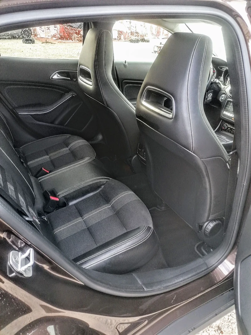 Mercedes-Benz GLA 220 4 MATIC, снимка 12 - Автомобили и джипове - 50772861