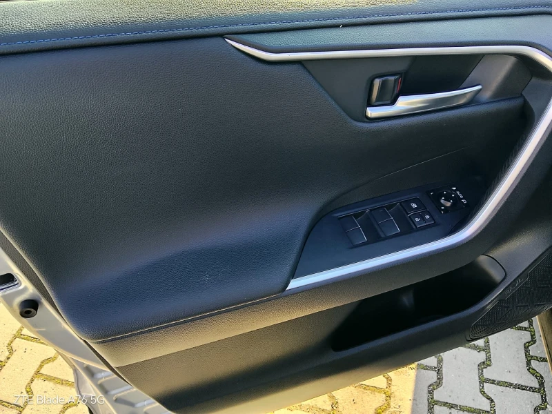 Toyota Rav4 2.5 hybrid, снимка 15 - Автомобили и джипове - 52671144