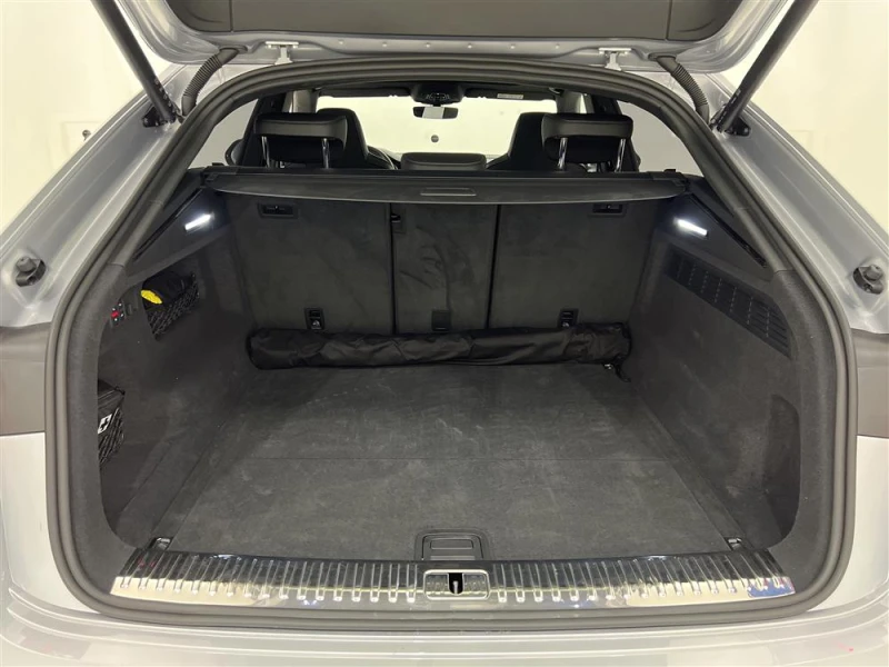 Audi Q8, снимка 6 - Автомобили и джипове - 53178807