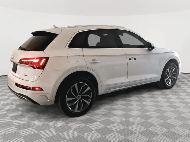 Audi Q5 Quattro* Distronic* Подгреви* Панорама* Камери* , снимка 2 - Автомобили и джипове - 48405070