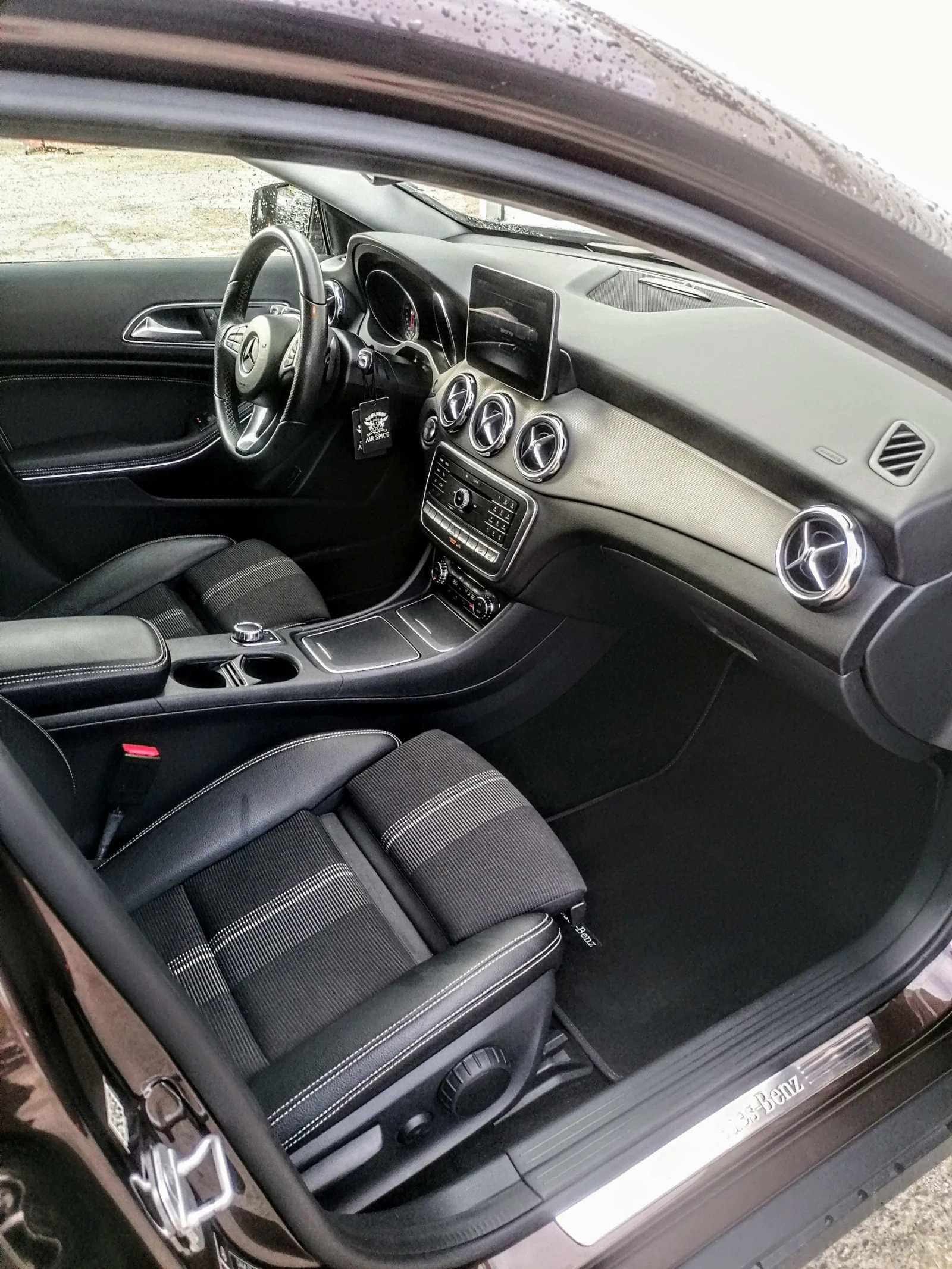 Mercedes-Benz GLA 220 4 MATIC - изображение 10