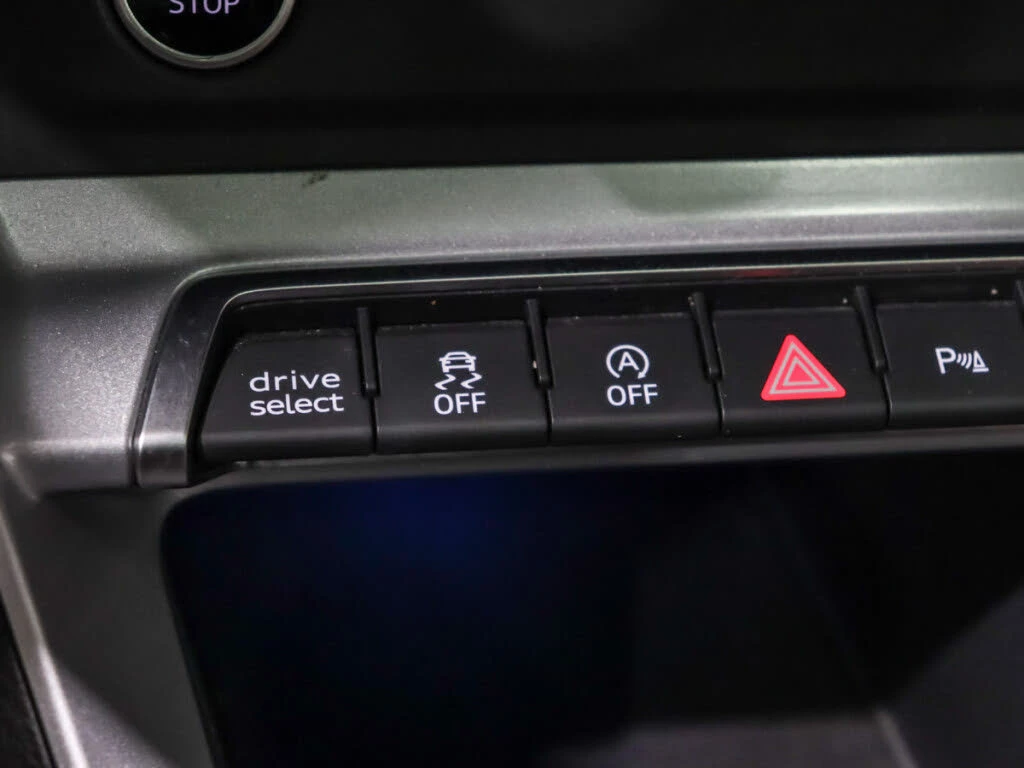 Audi Q3 Premium Plus S* АвтоКредит* (ЦЕНА ДО БГ), снимка 13 - Автомобили и джипове - 53754452